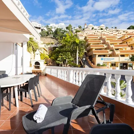Con Piscina In Costa Adeje Villa
