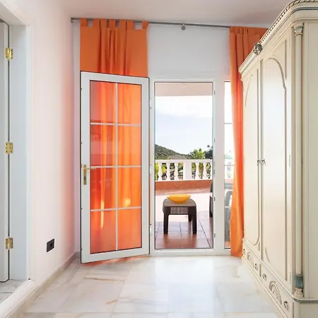 Villa Con Piscina In Costa Adeje *